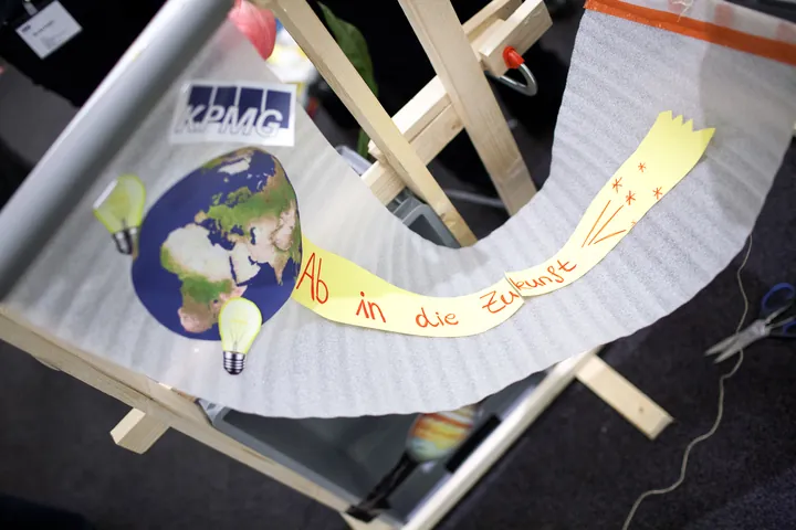 Kettenreaktion Teamevent für KPMG – gebaute Rampe „Ab in die Zukunft“